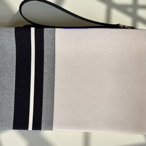 Rothy’s The Wristlet